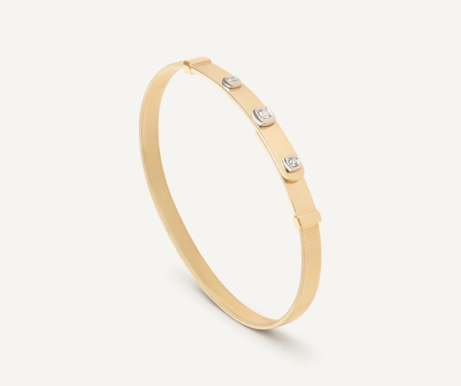 Bangle in oro giallo e spot di diamanti, misura sottile, Masai, Marco Bicego