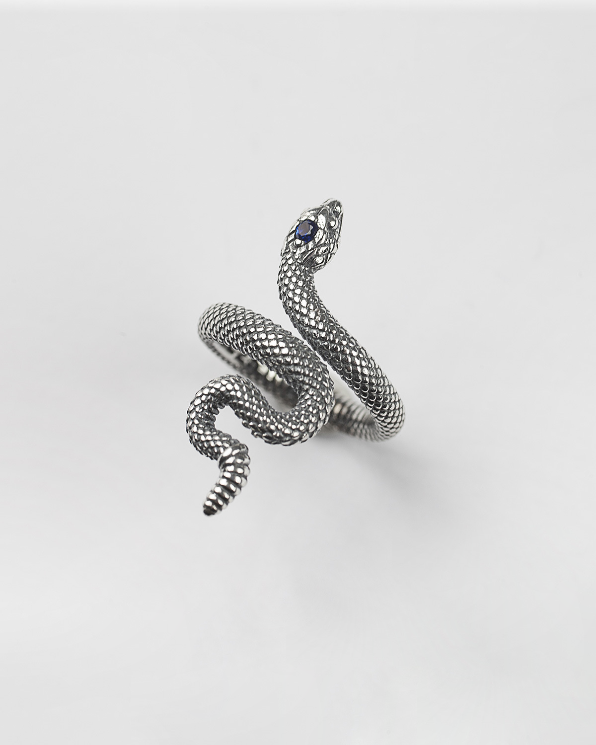 Anello in argento, serpente con pietra blu ,Nove25