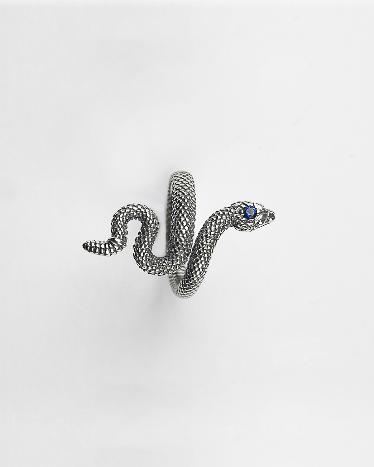 Anello in argento, serpente con pietra blu ,Nove25