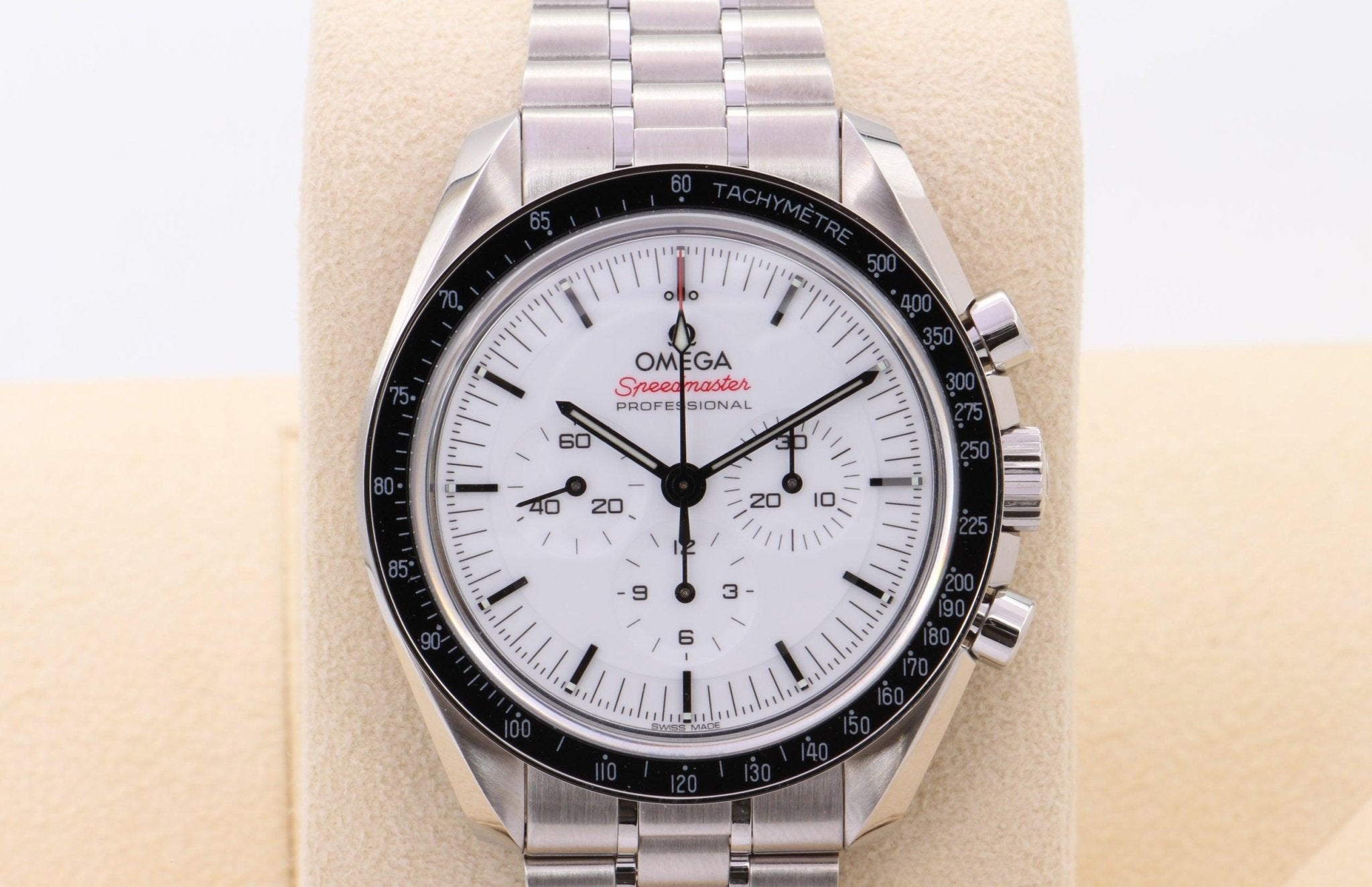 Omega Speedmaster Moonwatch Bianco del 2024 - Ferro Orologi e Gioielli